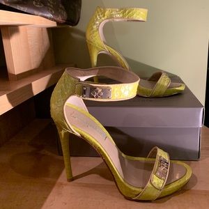 BCBG  sandals